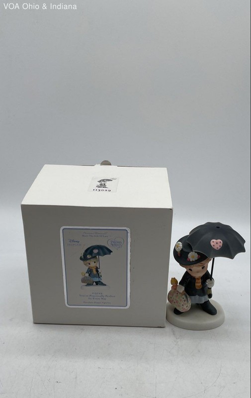Precious Moments Disney Showcase Mary Poppins Figurine 113029 With Original Box