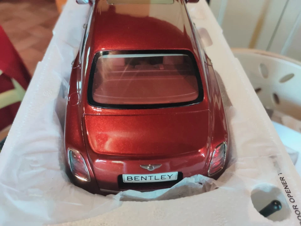 Bentley Mulsanne Rosso 2014  scala 1/18 Kyosho Come nuovo con scatola. Raro. - Immagine 3 di 4