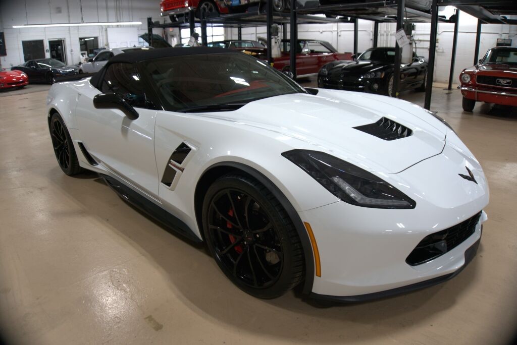 2019 Arctic White Chevrolet Corvette   | C7 Corvette Photo 7