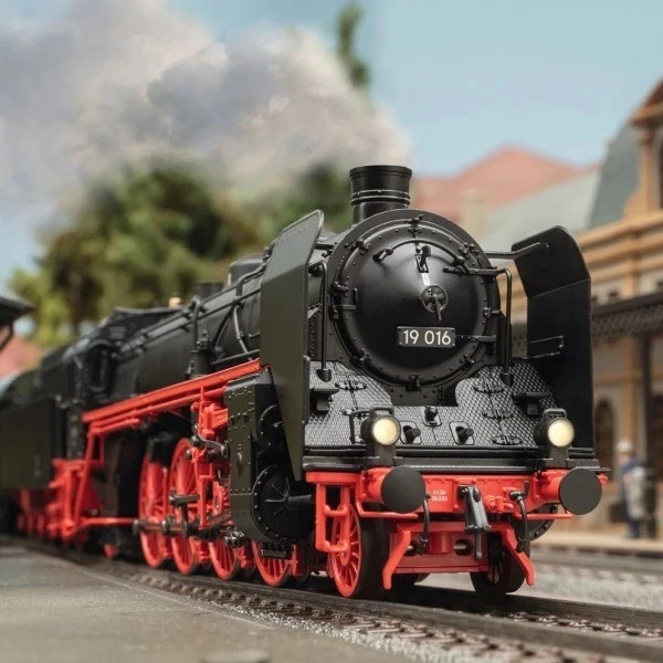 Märklin 38190 H0 Dampflokomotive BR 19.0 "Sachsenstolz" DR III AC-MFX-Sound Neu - Bild 4 von 4