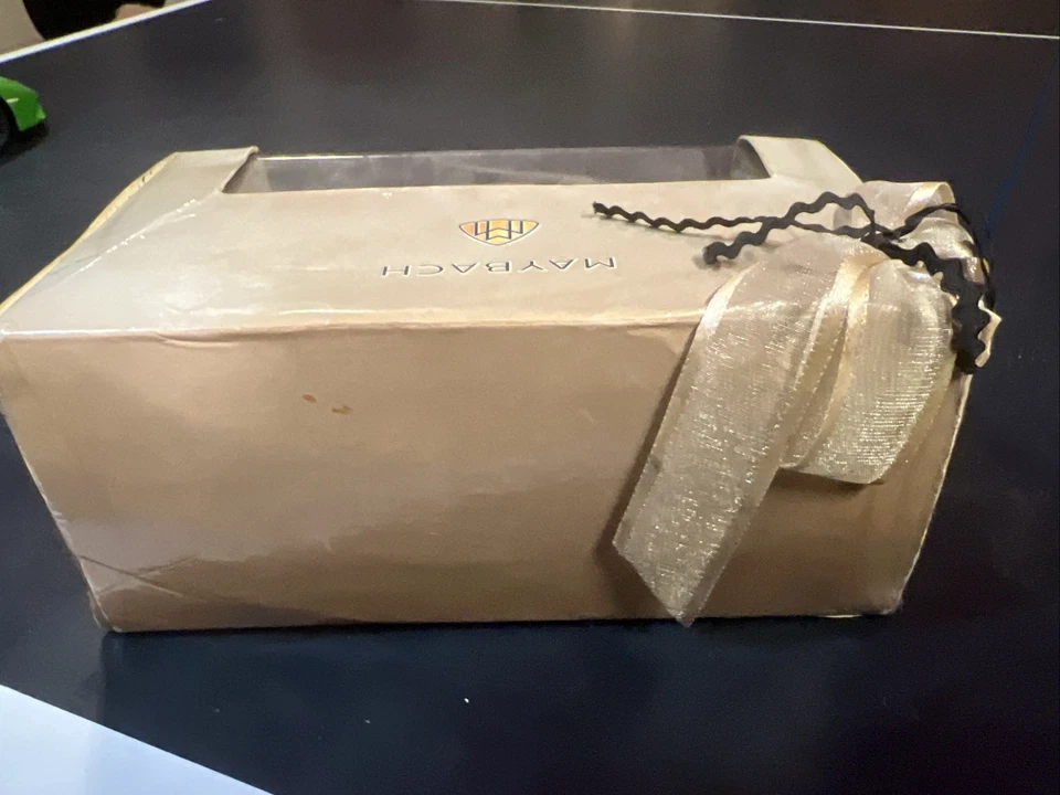 F GATEWAY MAYBACH 62 2005 CAJA DE PLATA Foto 4 de 4