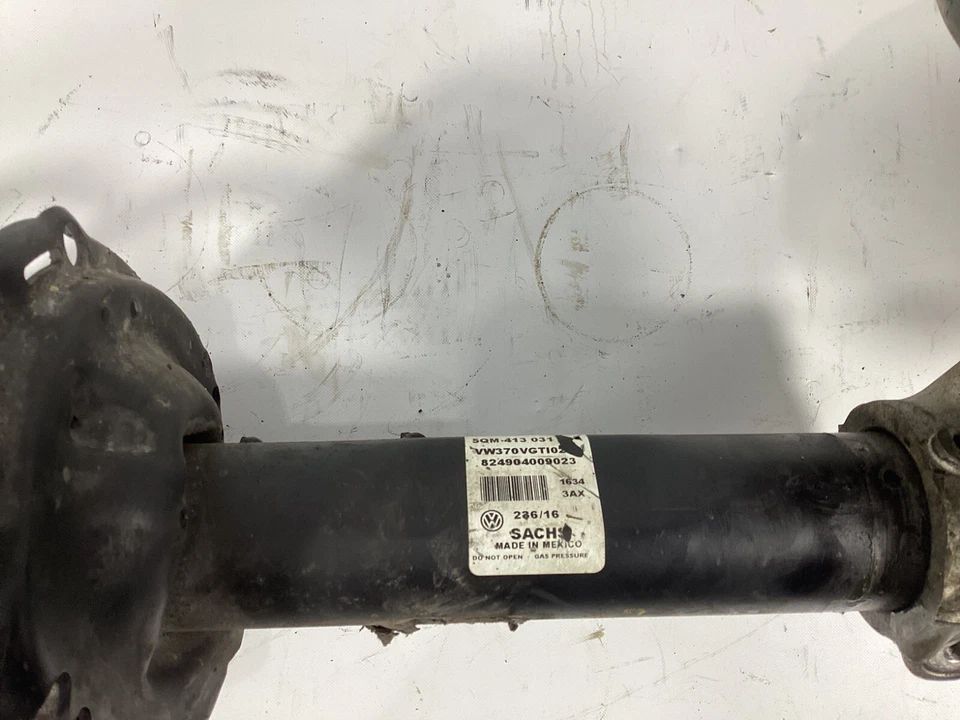 2017-2019 大众 GTI 支柱减震弹簧组件带脚踝 5QM413031T 原始设备制造商。 — 第 3/4 张图片