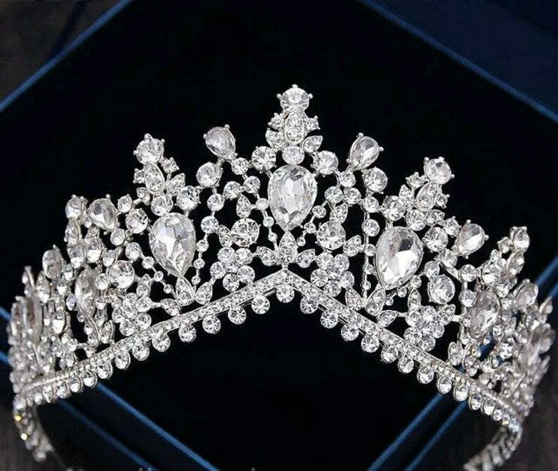 Hermosa tiara brillante para mujer con cristales transparentes en plata de ley 925 Foto 2 de 4