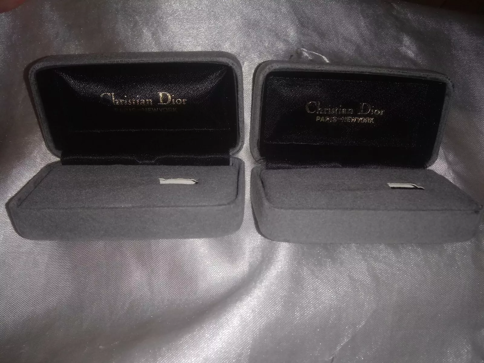 LOT DE 2 PETITES CRAVATES BIJOUX VIDES CHRISTIAN DIOR BOÎTES VELOUTÉES