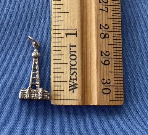 Vintage English Sterling Silver Oil Rig Charm/Pendant •1.9g• - Bild 4 von 4
