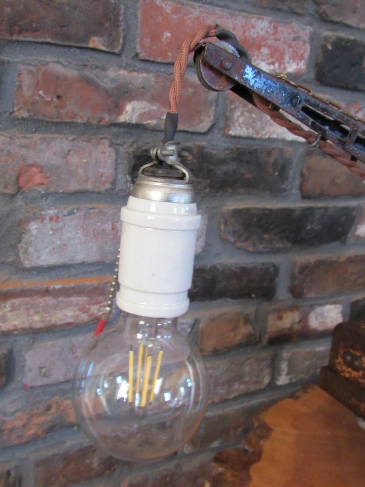 De colección Única Nylint Arte Metal Oxidado Grúa Camión Tractor Luz Lámpara de Mesa Regalo  Foto 4 de 4