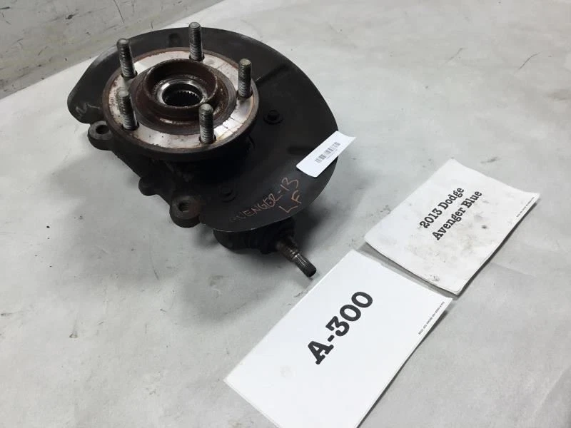 2013 DODGE AVENGER ПЕРЕДНИЙ ЛЕВЫЙ ШПИНДЕЛЬ КОСТЯШКИ - Изображение 3 из 4