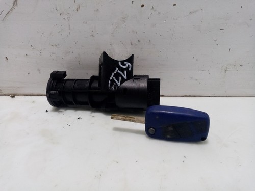 61001500 COMMUTATEUR D´ALLUMAGE / 2107988 POUR FIAT STILO 192 *