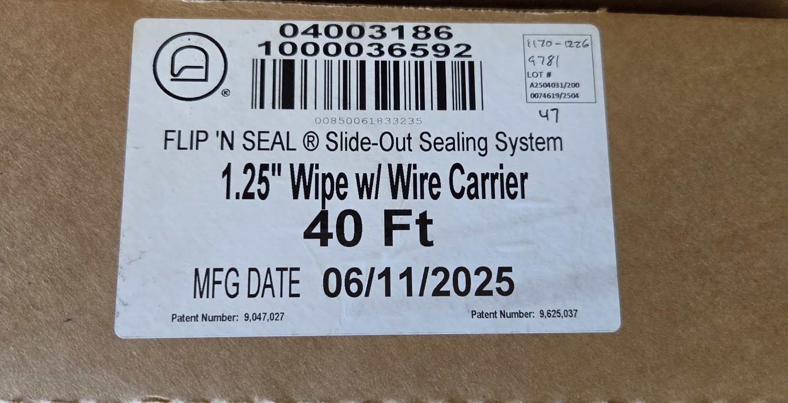 Flip 'N Seal 4003186 RV Slide-Out Seal w/Wire Carrier 0.95" Bulb x 1.24" W (40')