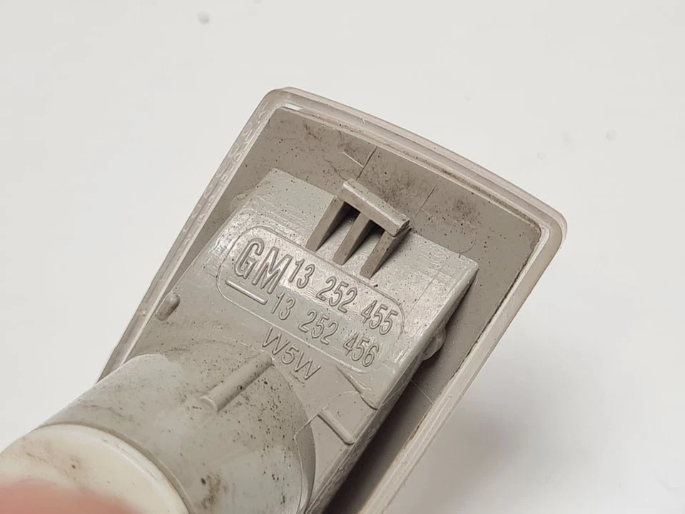 Frecce laterali Opel Insignia A 2012 13252455 MAM70422 - Immagine 3 di 4