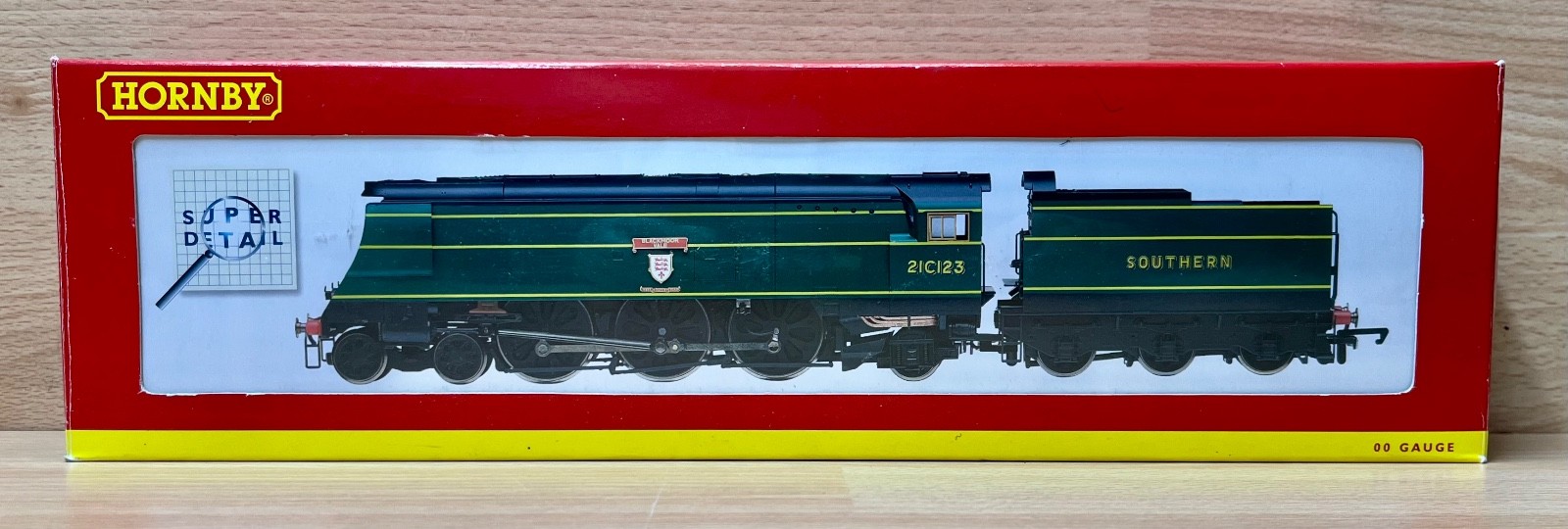 Hornby 'OO' R2219 S.R. West Country ""Blackmoor Vale"" Locomotive 21C123 & Tender.