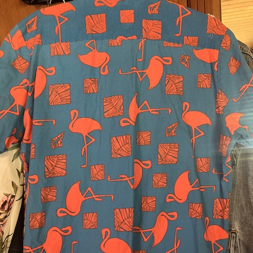 Volcom Hawaiian Shirt Blue W/ Red Flamingos Classic Fit Button-Up Lightweight - Picture 14 of 14