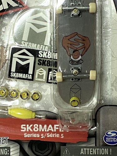 Tech Deck Sk8Mafia Larelle Gray series 5 RARE MISPLACED EXTRA WHEEL - Bild 2 von 3