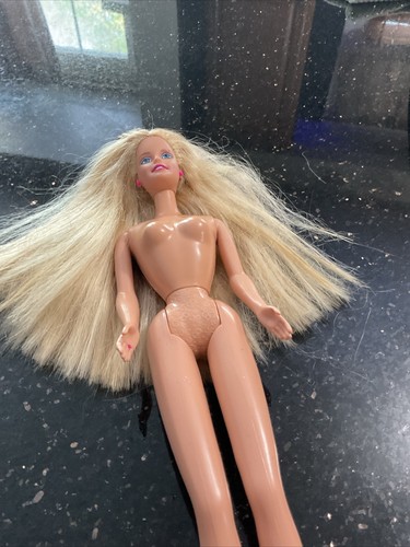 Barbie Blonde 90’s TnT body blue eyes pink lips Twist Braid Nude Earrings & Ring - Picture 14 of 14