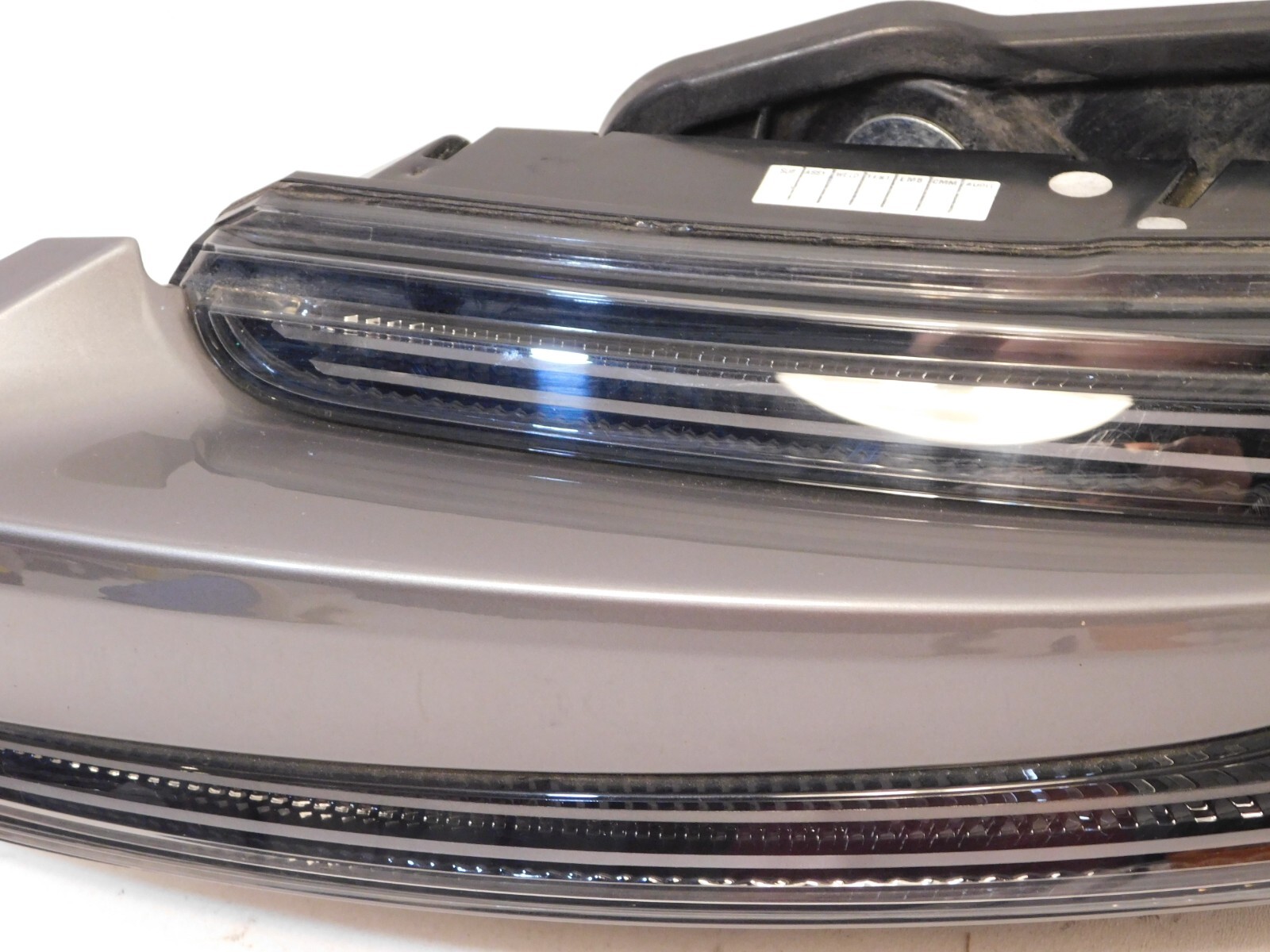 2017-2023 ASTON MARTIN DB11 PASSENGER RIGHT TAILLIGHT CLEAR SILVER TAIL LIGHT OE