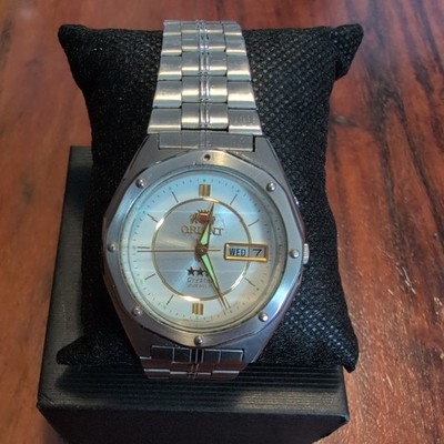 Vintage Orient Tri-Star Crystal 21 Jewels Herrenuhr Automatik Silber Day-Date