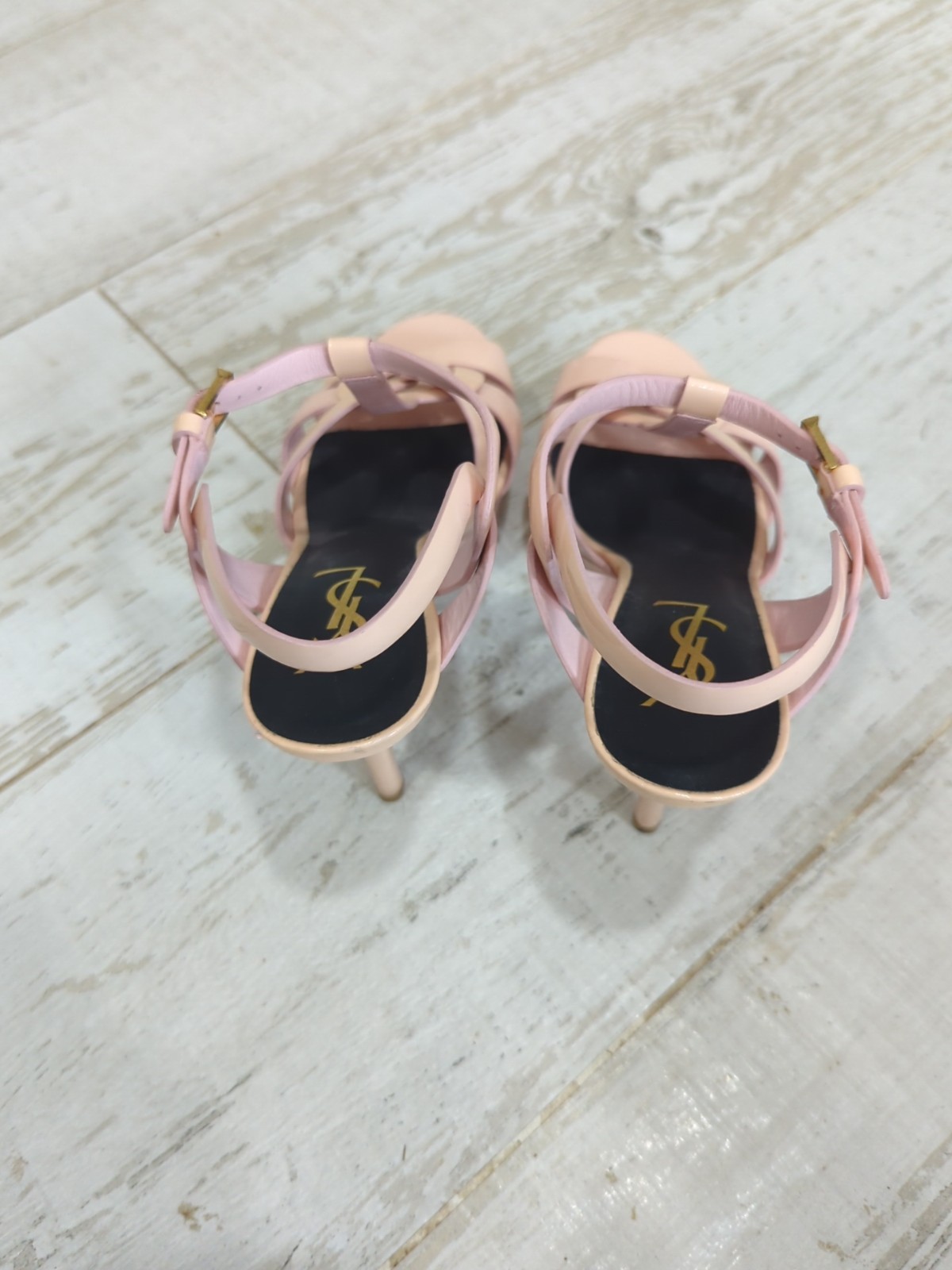 Sandali Saint Laurent beige in vernice con plateau omaggio taglia 37