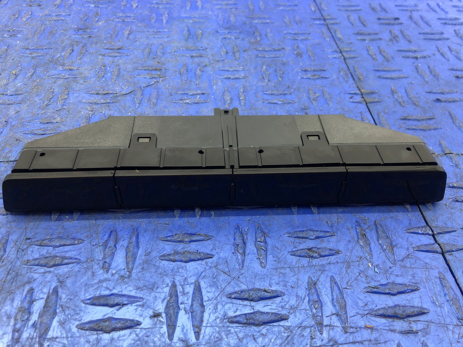 Maserati Grecale 2023 Center console switch panel