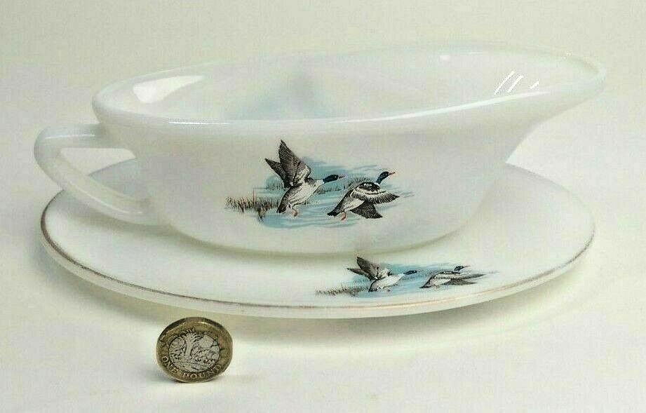 い*め様 米軍 実物 OLD PYREX プレート 海軍② Rare 1960's English JAJ Pyrex Mallard Flying Ducks Wildfowl Gravy