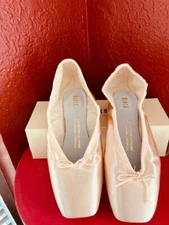 New NIB Bloch Serene S0141LV Pointe Dance Shoe