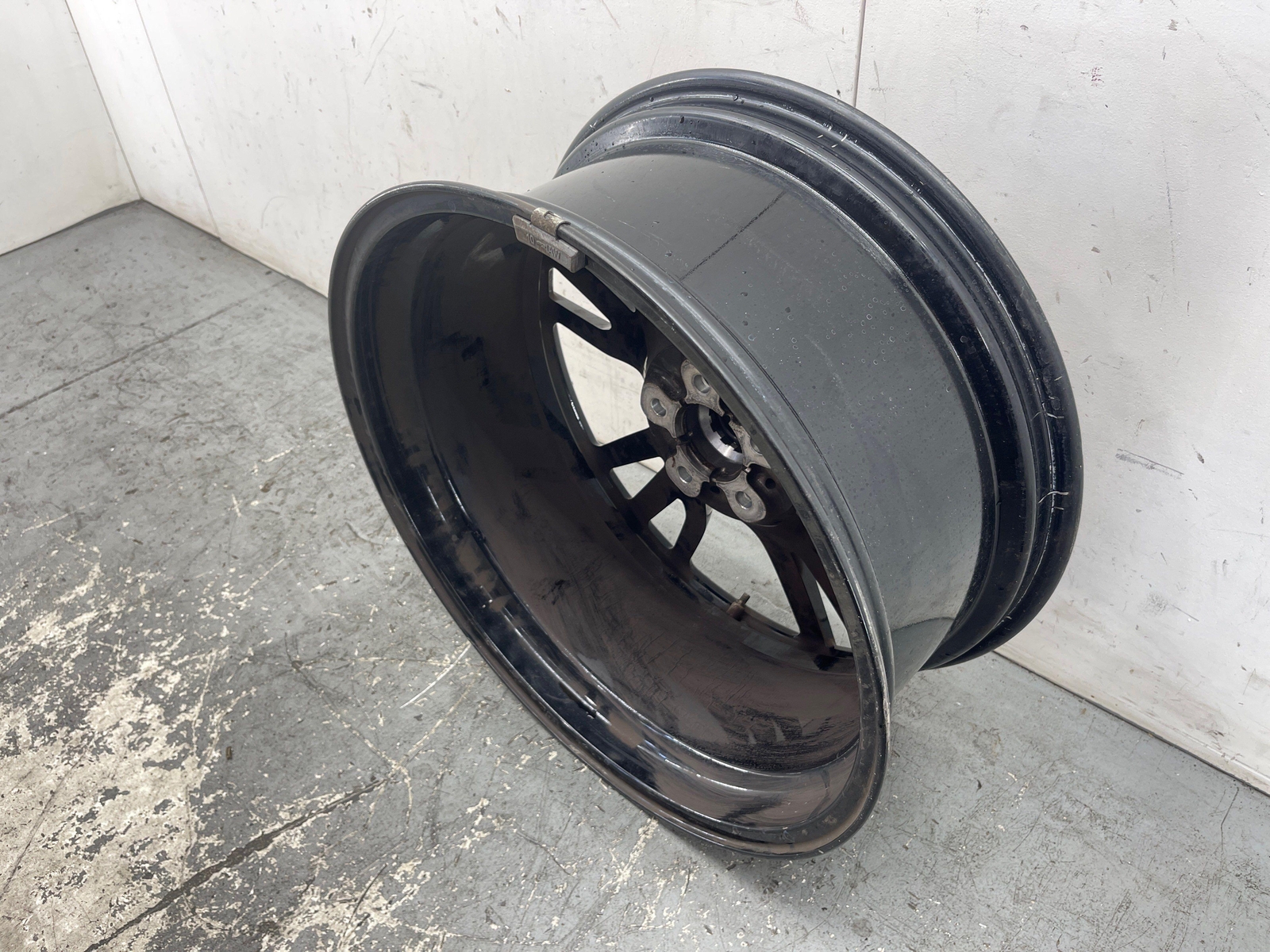 2014-2020 BMW I8 OEM 20x8.5 REAR RIGHT ALLOY SILVER WHEEL RIM 6857573 *NOTE*