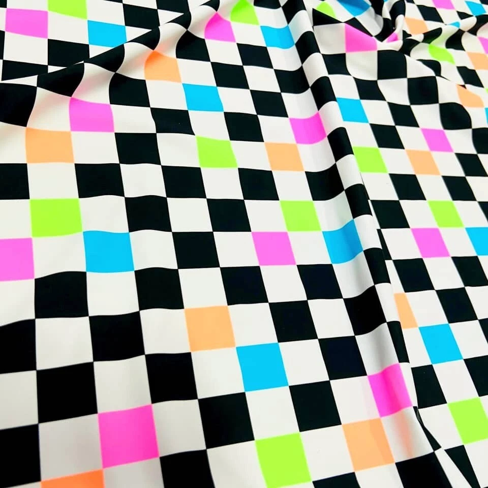 Tecido de elastano de náilon com estampa multicolorida quadrado 4 vias elástico por jarda - Imagem 2 de 4