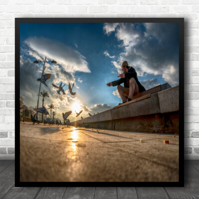 Meer Sonnenuntergang Möwe Vögel füttern Schatten quadratischer Wandkunstdruck