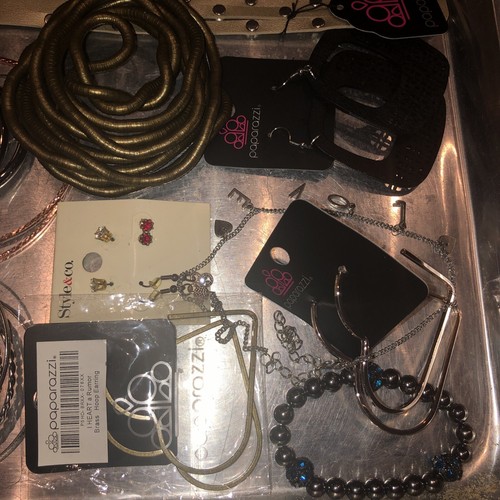 Lote De Joyería Usable Pendientes Pulseras Collares Mayormente Nuevos Nunca Usados (G6) - Imagen 10 de 13