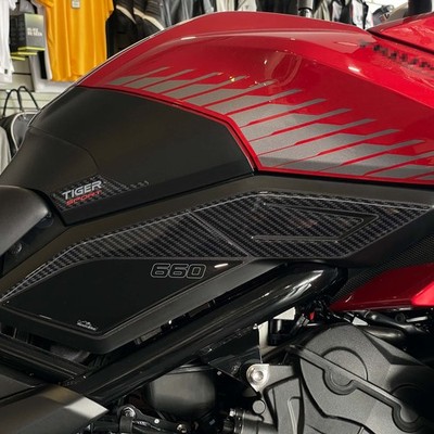 Aufkleber 3D Kompatibel mit Triumph Tiger Sport 660 2022-2026 Tank Side