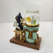 Disney Figaro & Cleo Snowglobe Pinocchio Cat Goldfish Kissing Scene