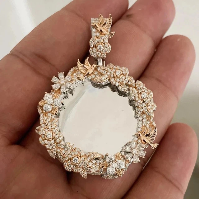 Colgante con foto conmemorativa personalizado de diamantes creados en laboratorio redondo de 3 quilates enchapado en oro rosa de 14 quilates