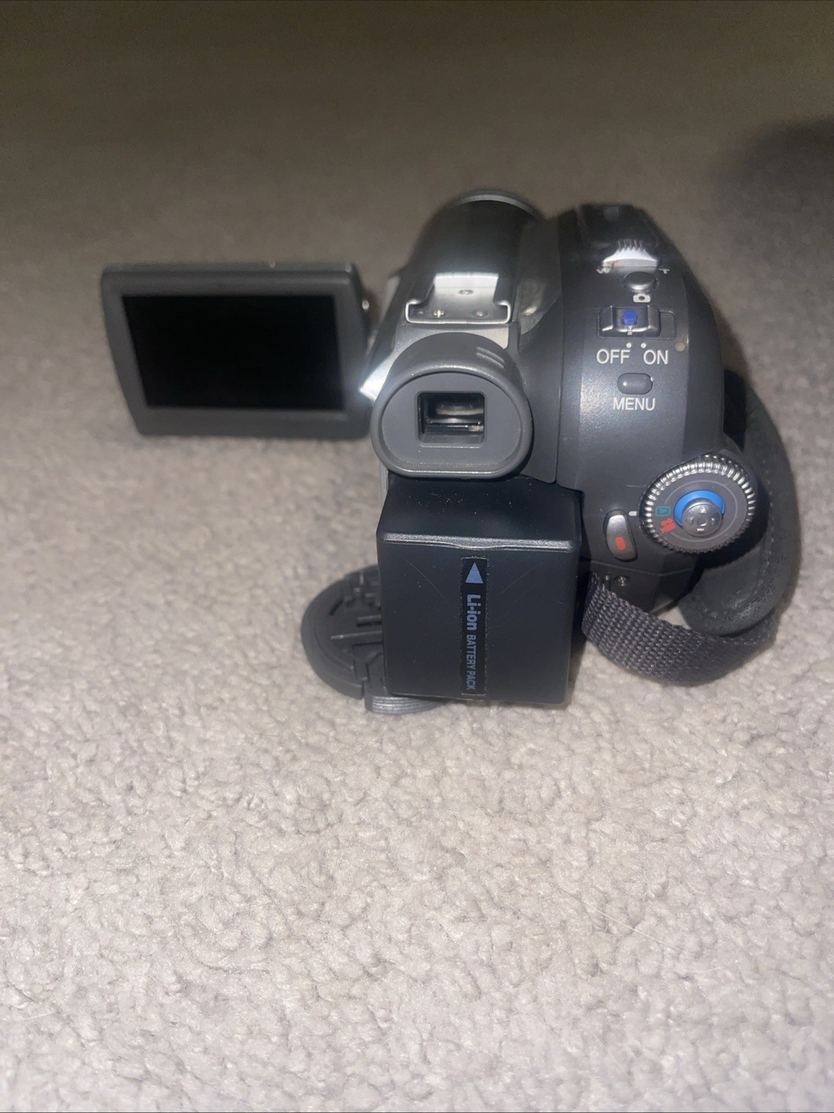 W/ Ois Optical Zoom & Lens Cap