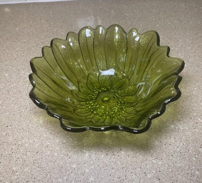 Vintage Indiana Green Glass Lily Pons Sunflower Bowl Candy Dish 7'' x 2.5'' EUC