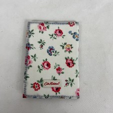 Cath Kidston Reisepassetui Rosenmuster Wachstuch Urlaub Reisen bunt 