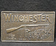 XD27123 VINTAGE 1970s  WINCHESTER REPEATING ARMS  GUN MANUFACTURER BELT BUCKLE