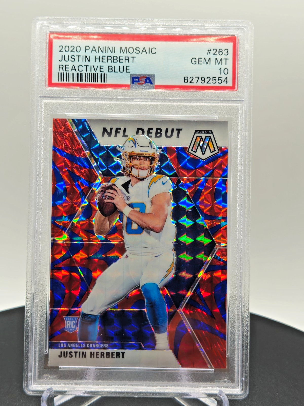 2020 Panini Mosaic Justin Herbert #263 Reactive Blue RC PSA 10 NFL Debut
