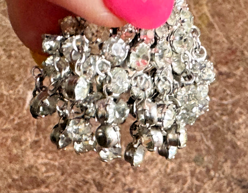 Great Pair VINTAGE Dangly Jiggly Fancy Rhinestone Clip Earrings Silver Tone - Picture 2 of 4