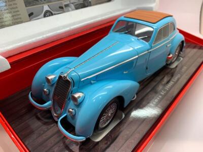 MINICHAMPS ALFA ROMEO 8C 2900B LUNGO 1938 LIGHT BLUE 100