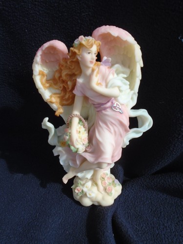 Seraphim Heaven On Earth Angels Figurines (sold seperately) - Picture 30 of 52