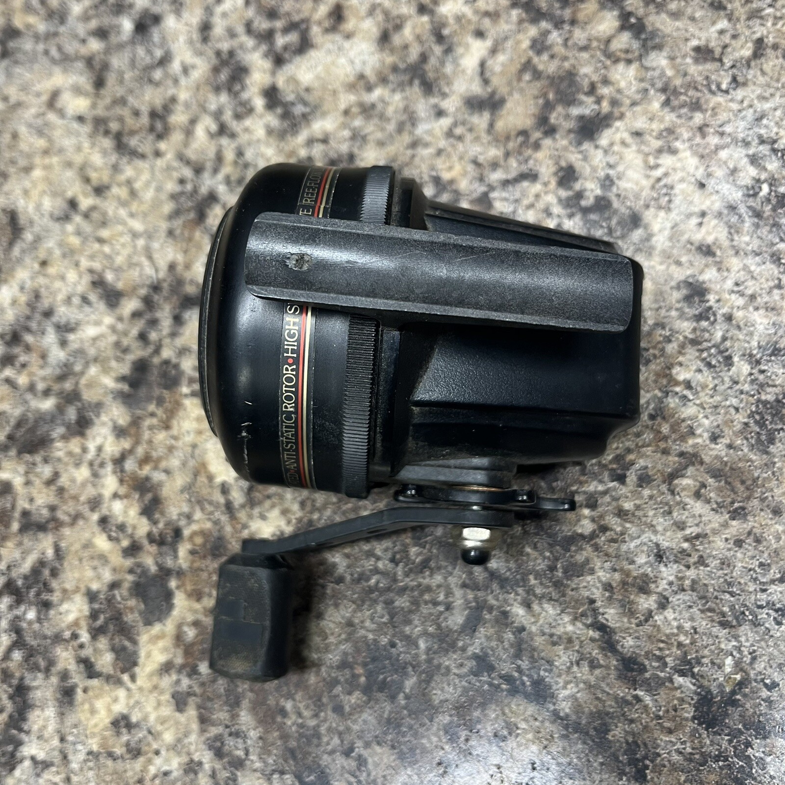 Vintage JOHNSON COUNTRY MILE 15 Tanglefree Spin Cast Fishing Reel
