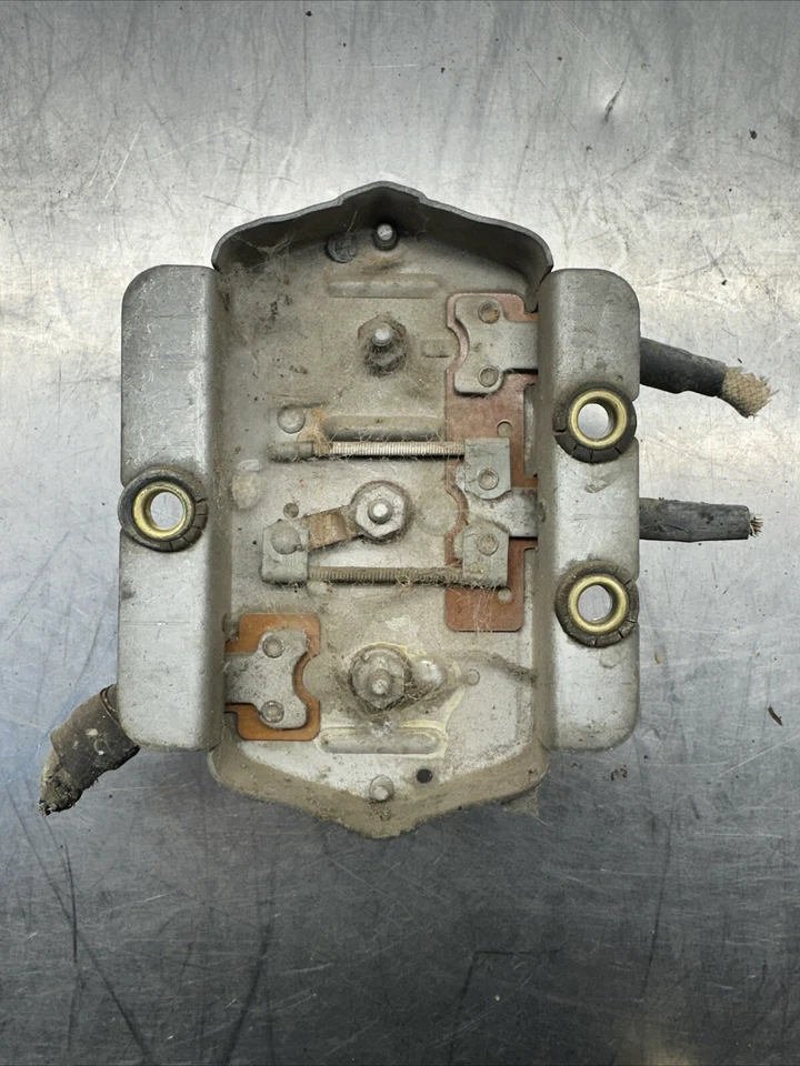 Ram Truck Dodge C-1 C-3 Power Wagon 4-75 Pickup B-4 Voltage Regulator Original Foto 2 de 2