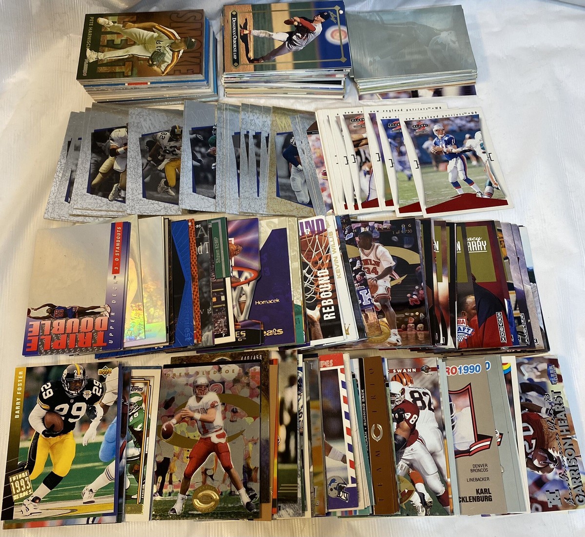 600 Random Football & Baseball Cards From the 1980s-today - No Doubles