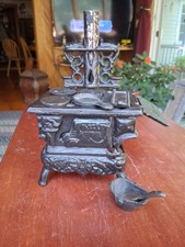 Vintage Cast Iron Toy Miniature Childs Cook Stove W/ Accessories 2852
