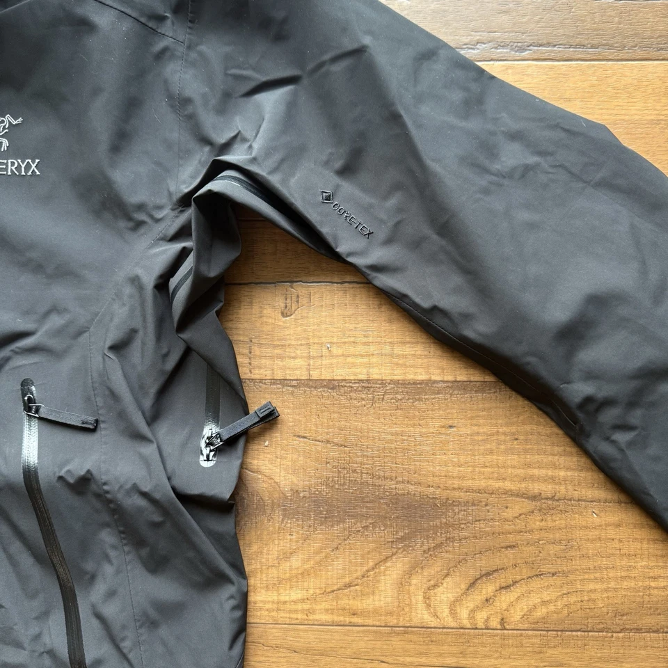 Arcteryx Beta LT Black Medium New - Image 3 of 4