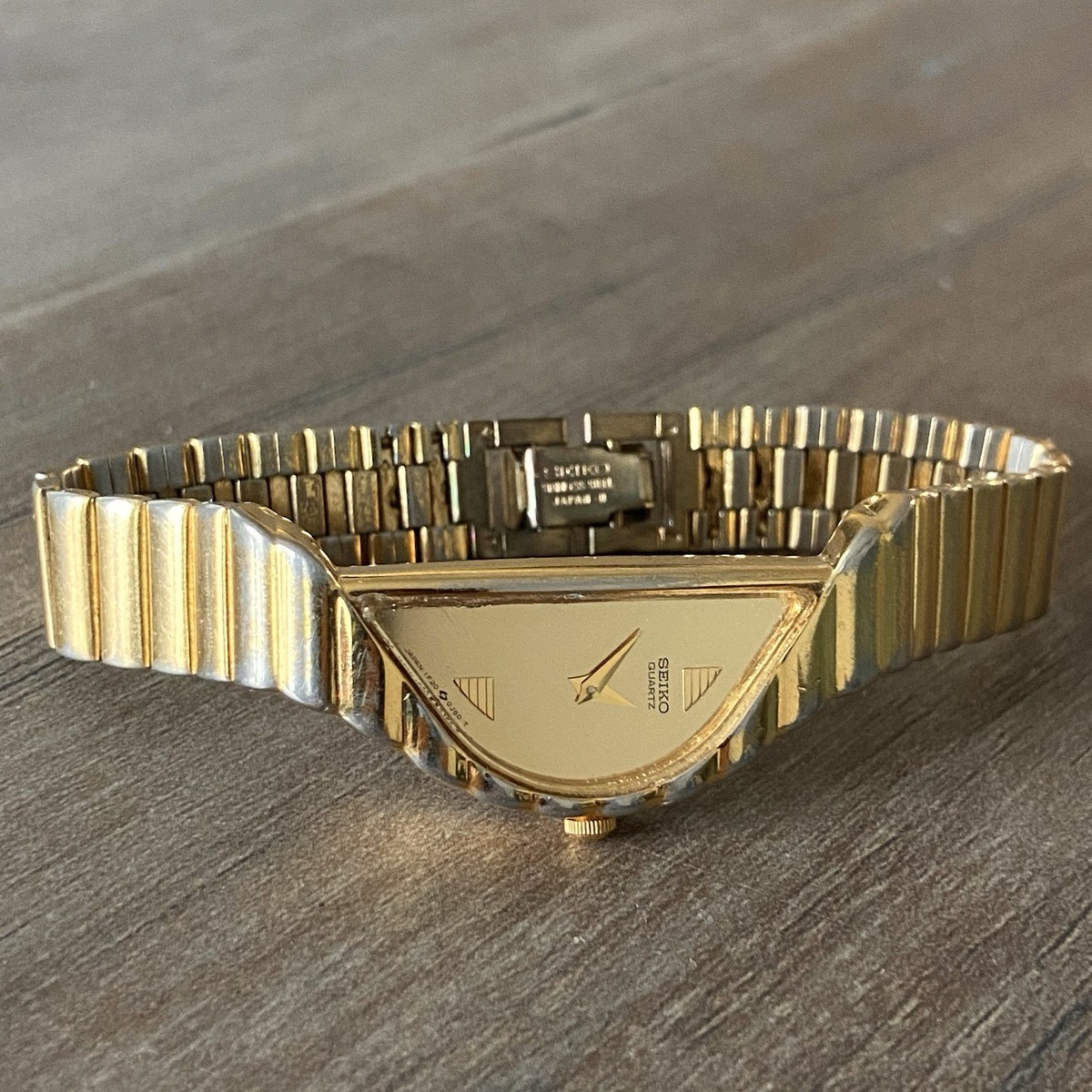 Vintage Seiko Rivoli Half Moon Gold Tone 1F20-5D59 Ladies Watch w