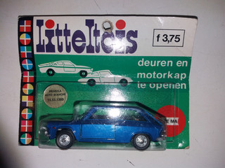 Mebetoys 1:43 Autobianchi Primula dunkelblaumetallig unbespielt originalverpackt