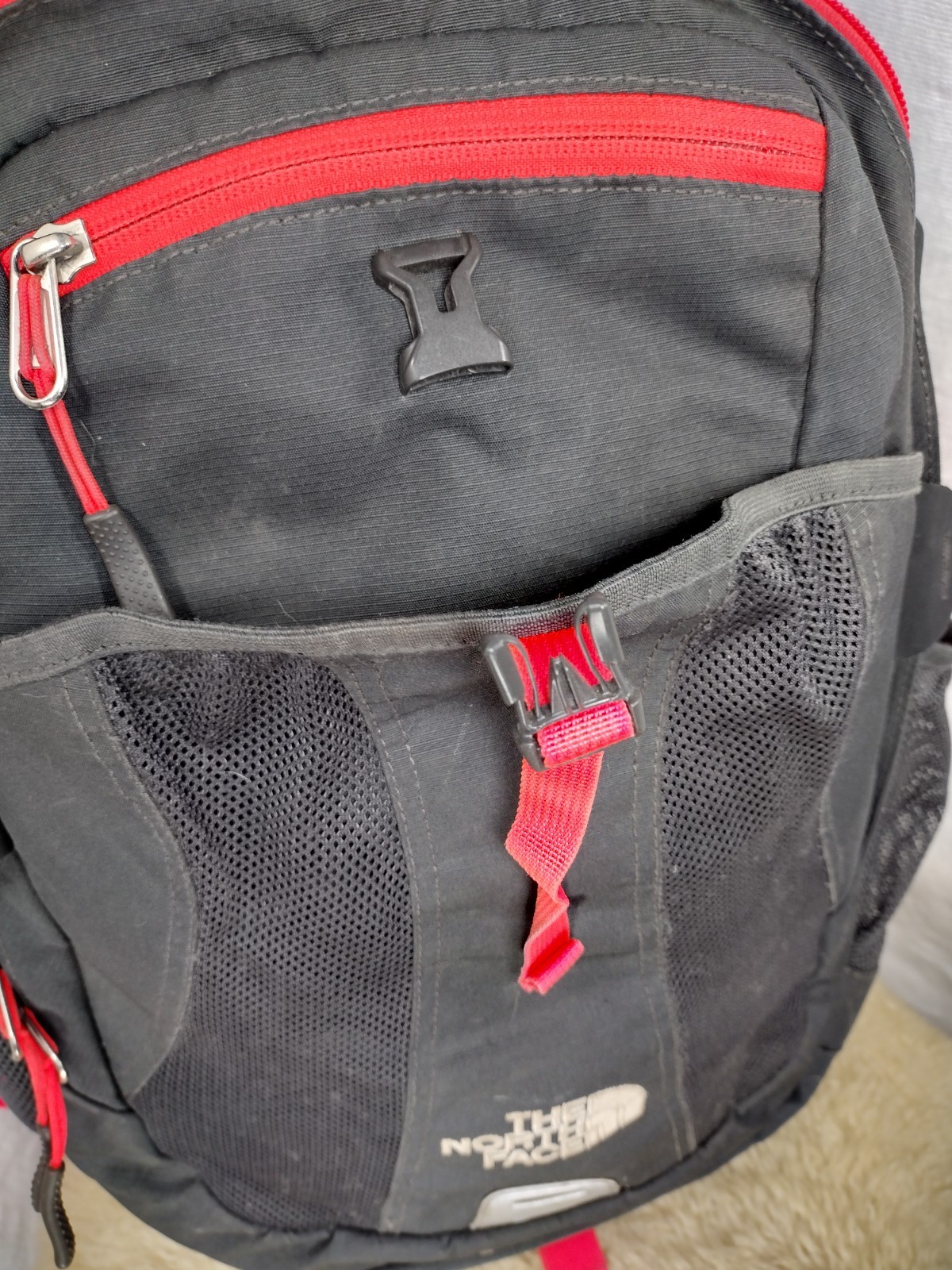 THE NORTH FACE BACKPACK RECON PADDED LAPTOP BACKPACK BLACK & RED GREAT CONDITION thumbnail 13