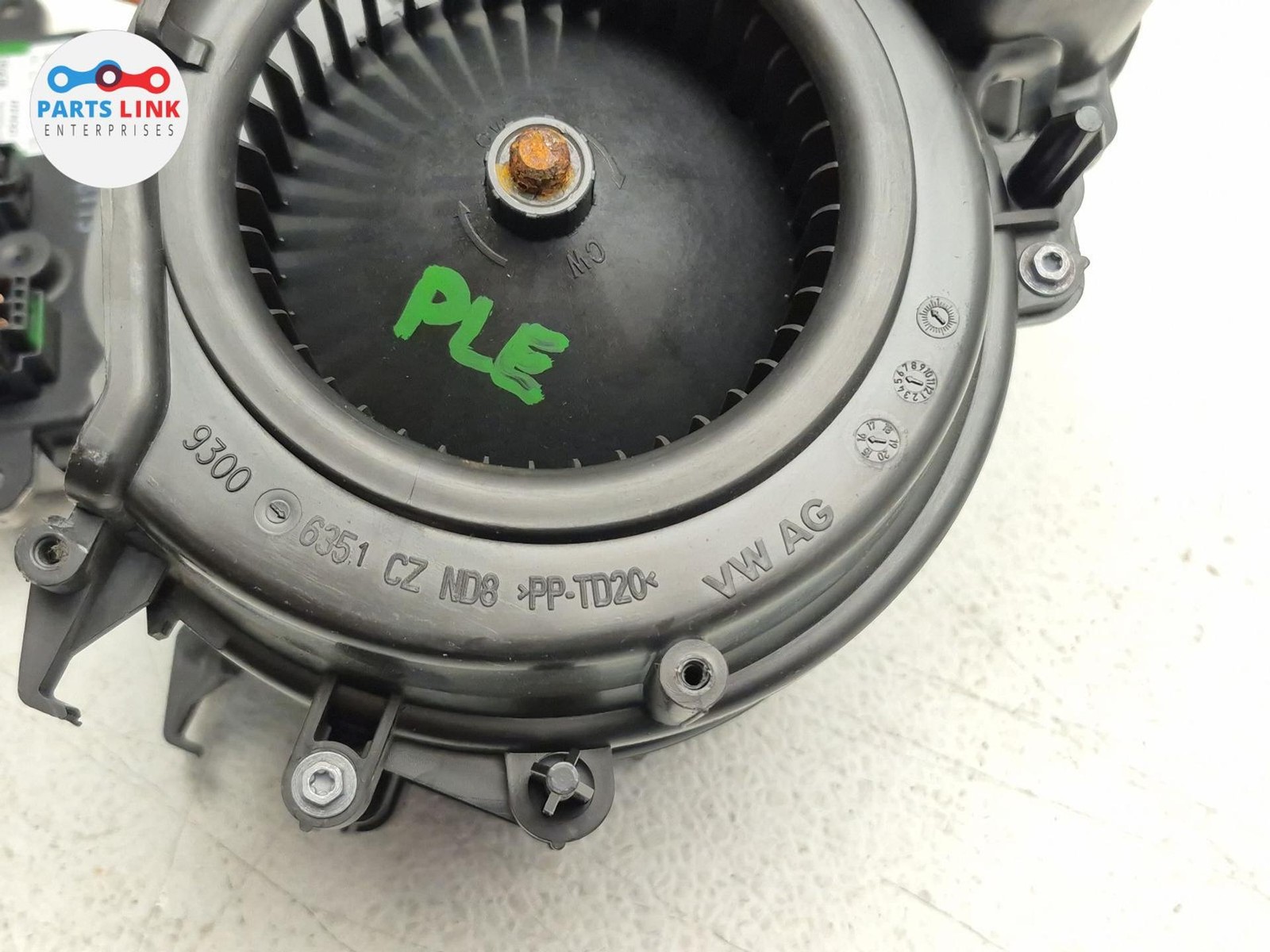 2016-20 BENTLEY BENTAYGA REAR AC BLOWER MOTOR AIR HEATER FAN MODULE ASSEMBLY 636