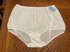 Dixie Belle Scallop Trim Brief White Panty Size 15 Style 719 NWT Made in USA
