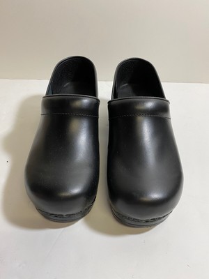 sanita wide clogs